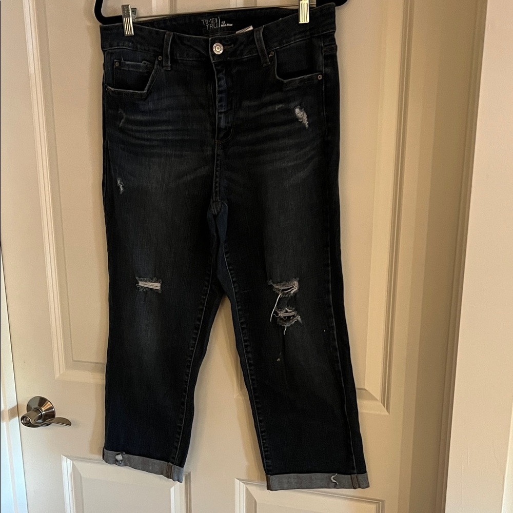 Time and Tru Mid-Rise Distressed Cropped Jeans
